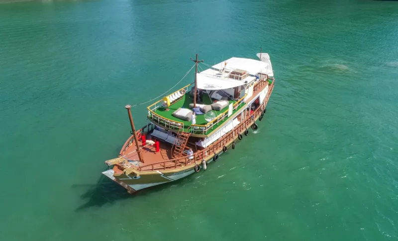 James Bond Isand by Big Boat