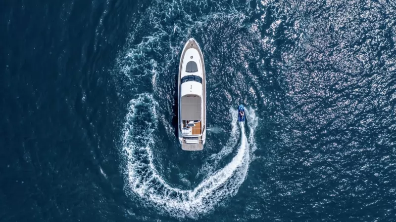 Yacht 65ft 8 hour